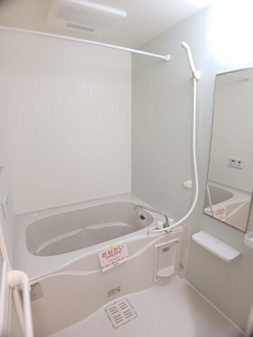 物件内観写真11　(落ち着いた空間のお風呂です)