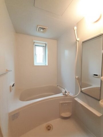 物件内観写真11　(日々の暮らしに欠かせないお風呂です)
