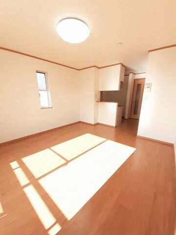 物件内観写真12　(明るい室内です)