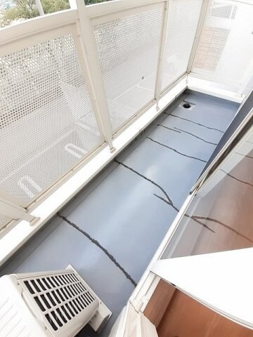 物件内観写真18　(バルコニーからの眺めを楽しみながら食事をしませんか)