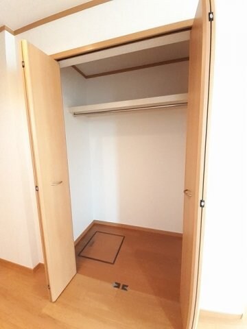 物件内観写真14　(大きなスペースがあり、収納には困りません)