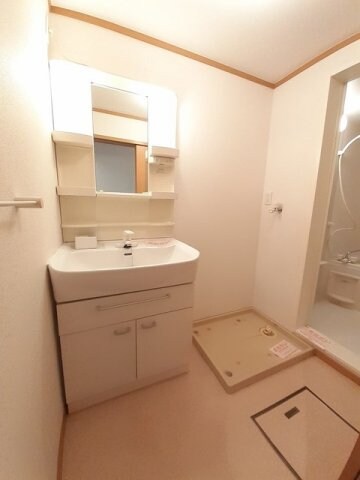 物件内観写真17　(忙しい朝には欠かせない洗面所です)