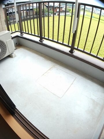 物件内観写真18　(落ち着いた時間を過ごせるバルコニーです)