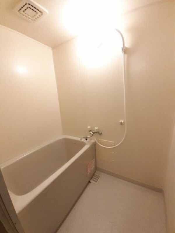 浴室(お風呂で日々の疲れを落としましょう)