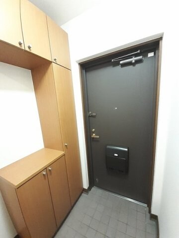 物件内観写真15　(落ち着いた玄関です)