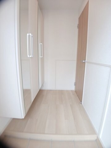 物件内観写真15　(落ち着いた玄関です)