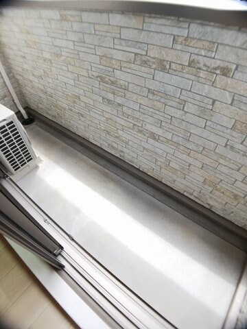 物件内観写真18　(外からの目が気にならないバルコニーで洗濯物が干せます)