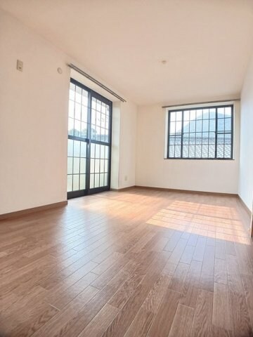 物件内観写真9　(おしゃれなリビングです)