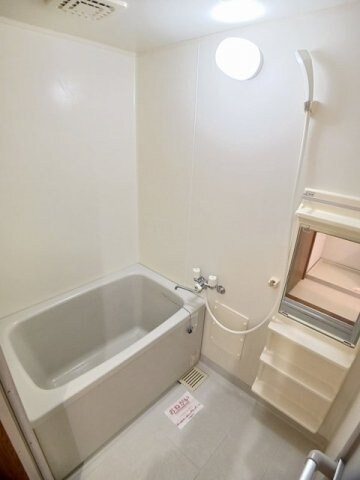 物件内観写真11　(ゆったり過ごせるお風呂です)