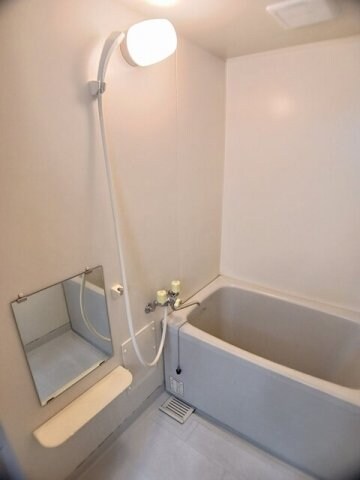 物件内観写真11　(ゆったり過ごせるお風呂です)