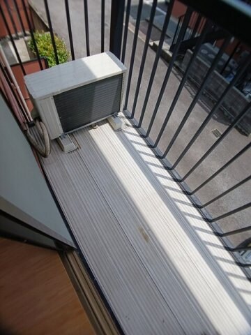 物件内観写真18　(外からの目が気にならないバルコニーで洗濯物が干せます)