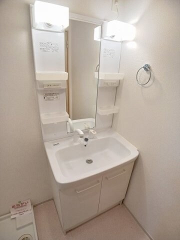 物件内観写真17　(スペースが確保できる洗面所です)