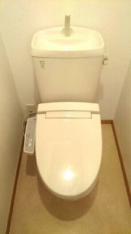 物件内観写真16　(コンパクトで使いやすいトイレです)