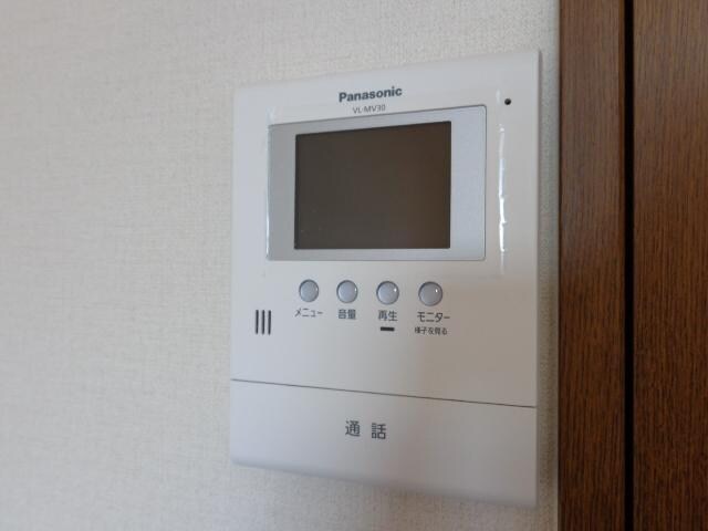物件内観写真14　(カメラ付インターホン)