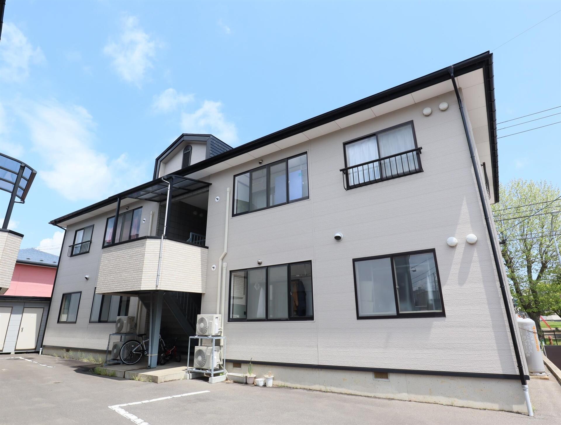 物件外観写真1　(建物外観)