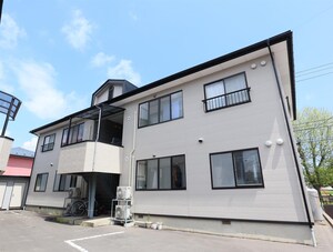 パークハイブリッジB外観写真