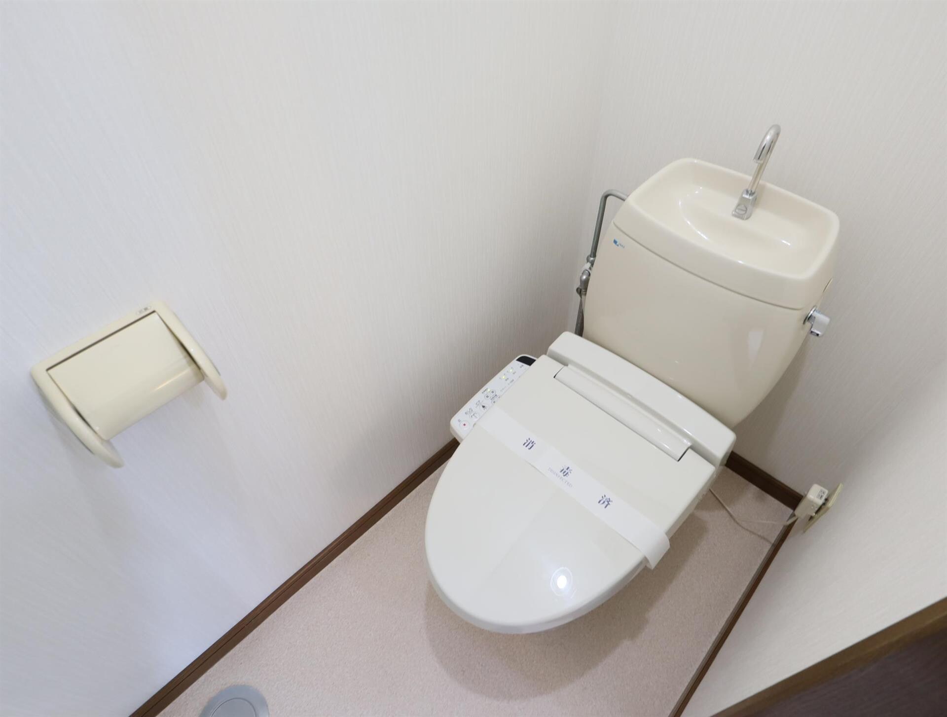 物件内観写真6　(温水洗浄暖房便座)