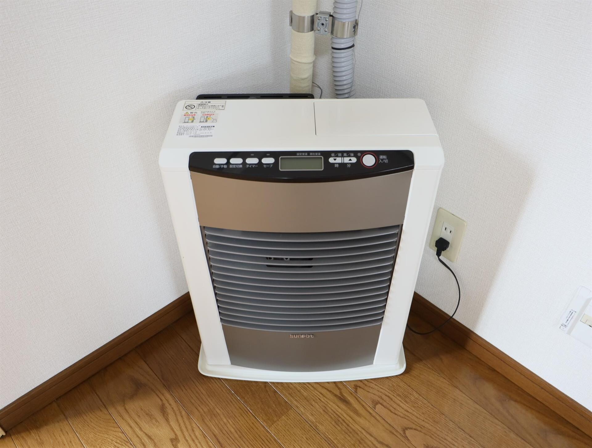 物件内観写真14　(灯油FFストーブ)