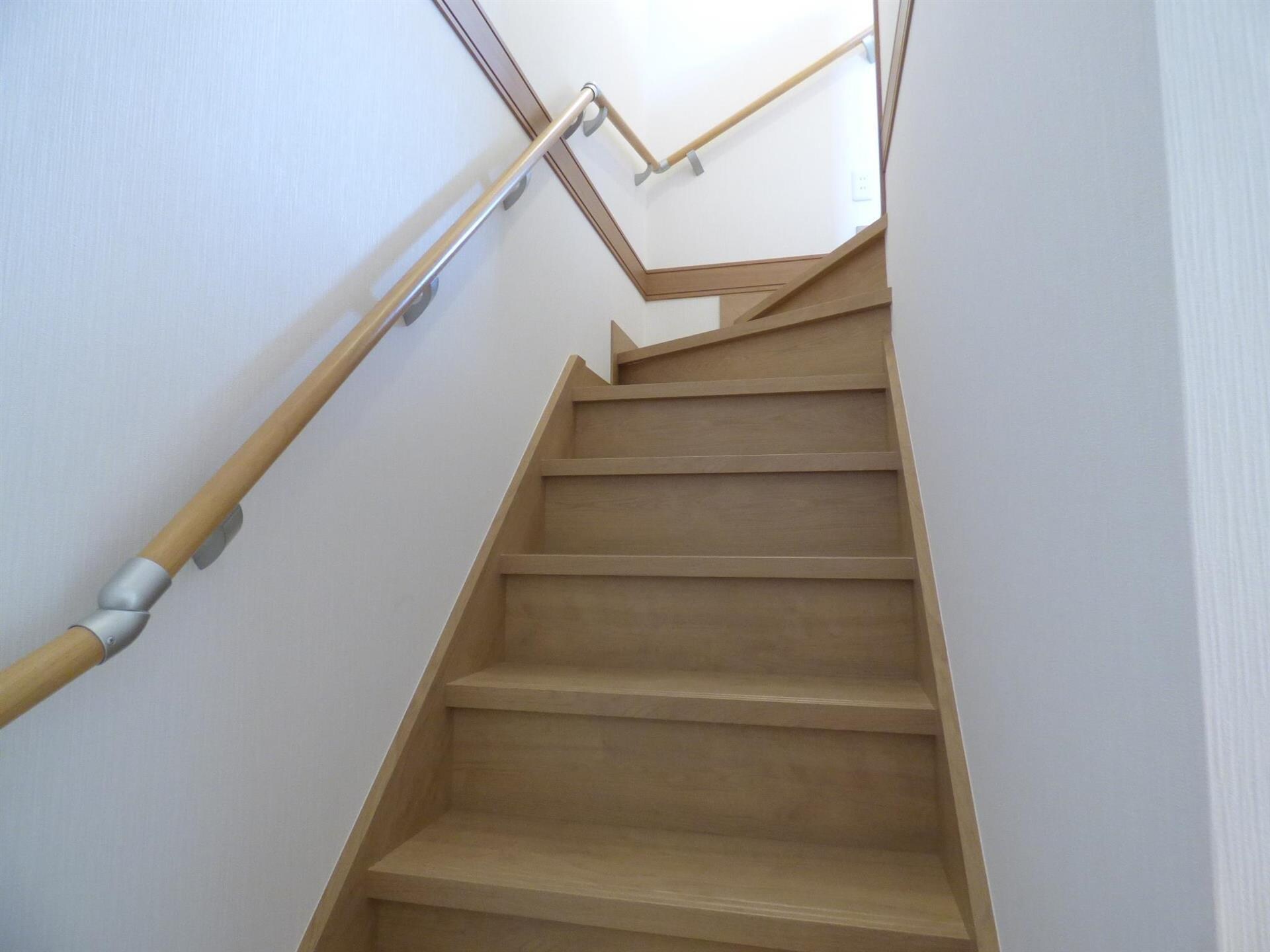 物件内観写真20　(階段)