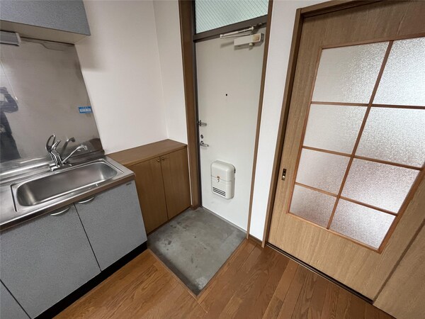 居室(玄関)