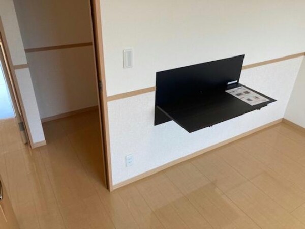 その他設備(折り畳み式ワークデスク)