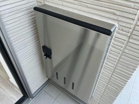 物件外観写真2　(宅配ボックス)