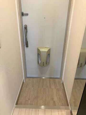 物件内観写真15　(玄関)