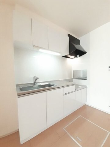 物件内観写真10　(コンパクトなキッチンで掃除もラクラク)