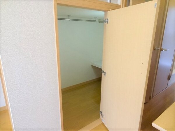 内装他