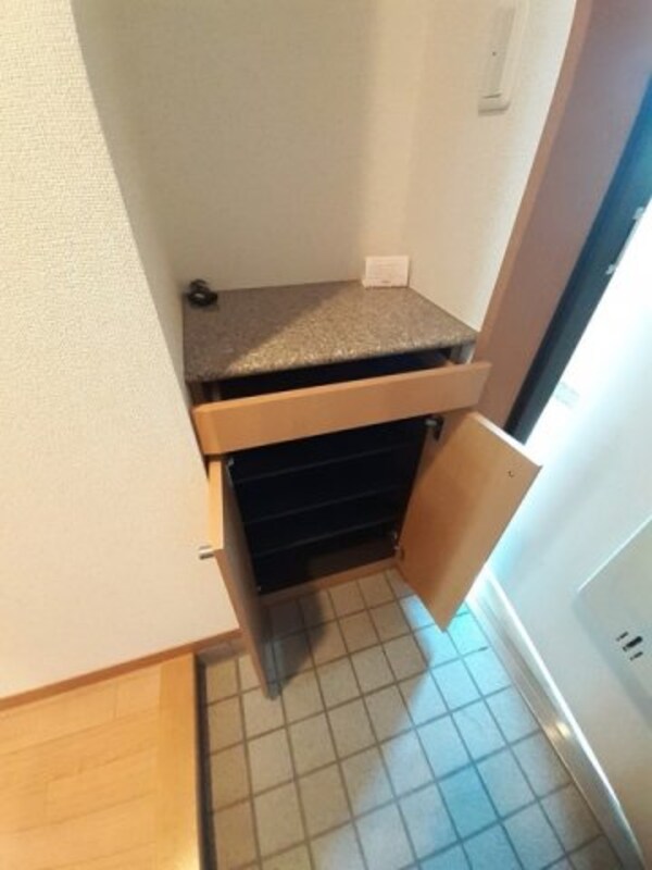 内装他