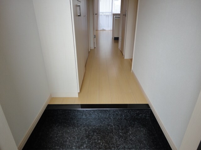 物件内観写真24　(廊下)