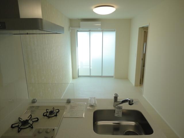 物件内観写真4　(リビング)