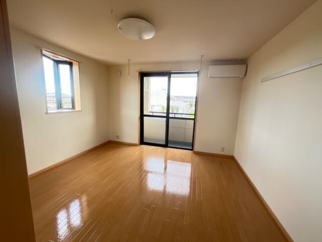 物件内観写真3　(洋室)