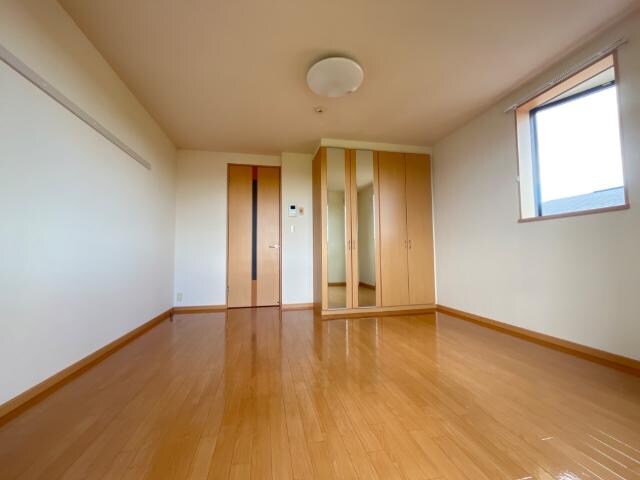 物件内観写真10　(洋室)