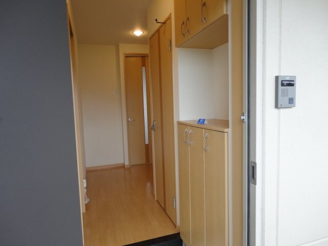 物件内観写真12　(玄関)
