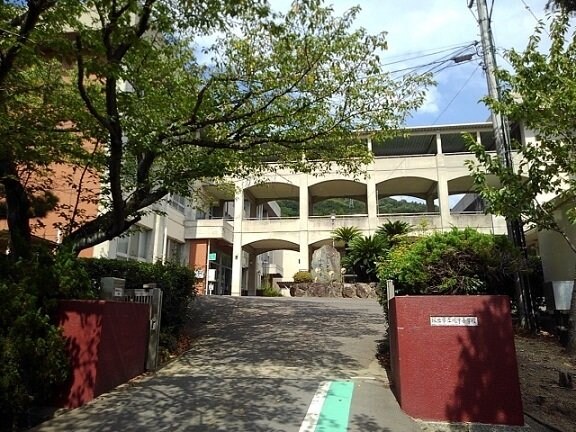 物件外観写真3　(坂出市立川津小学校まで1100m)