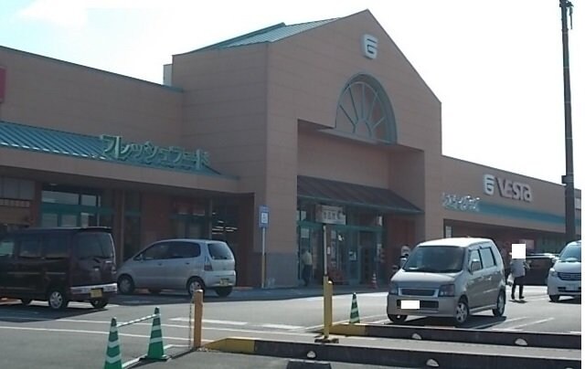 物件外観写真2　(フジグラン十川店さんまで1500m)