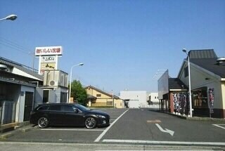 物件外観写真5　(おいしい広場さんまで90m)