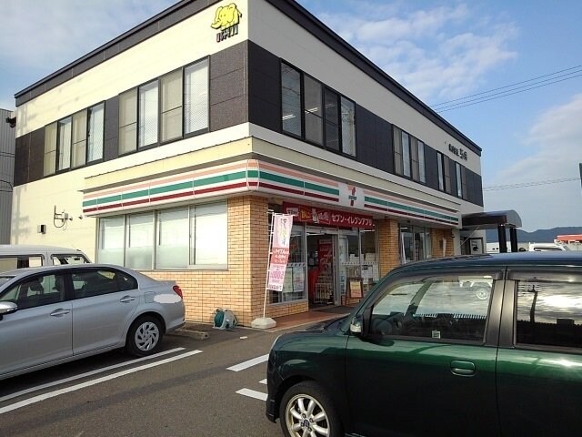 物件外観写真3　(セブンイレブン坂出江尻町店まで450m)
