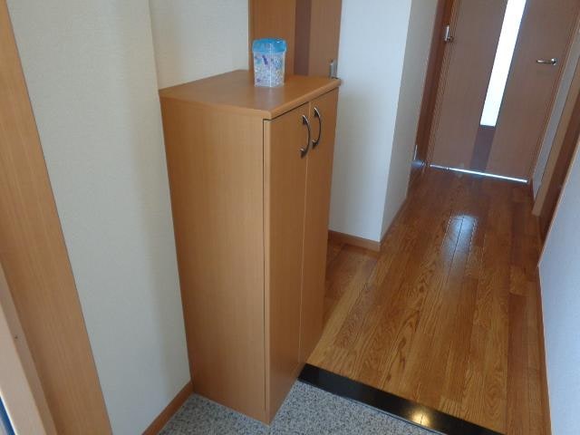 物件内観写真10　(玄関)