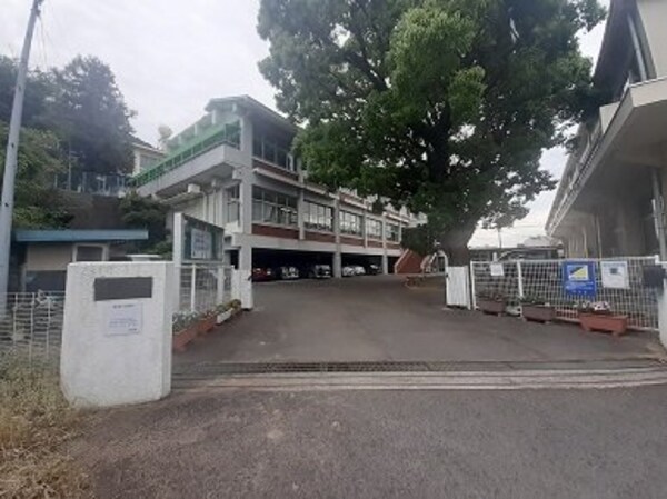 周辺環境(坂出市立金山小学校まで2000m)