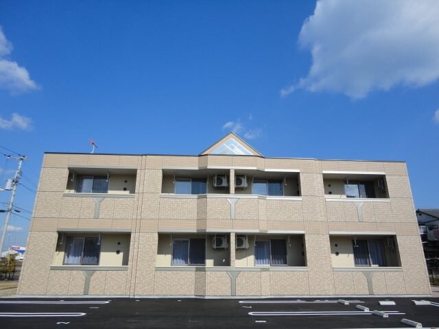 物件外観写真2　(外観写真（昼）)