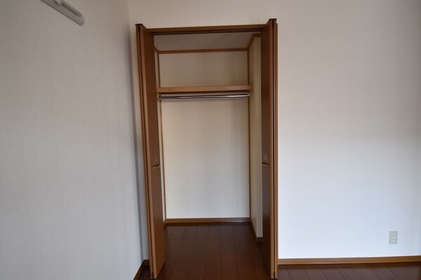 内装他