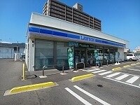 物件外観写真6　(ローソン屋島西店さんまで700m)