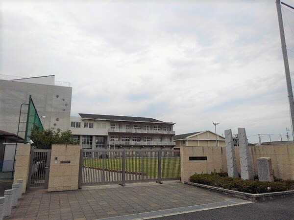 周辺環境(坂出市立坂出小学校まで1200m)