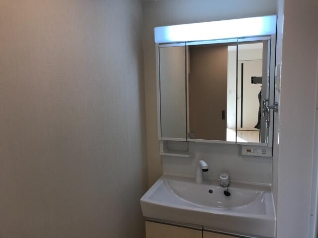 物件内観写真10　(洗髪洗面化粧台)