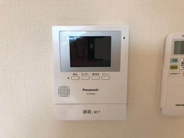物件内観写真19　(カメラ付インターホン)