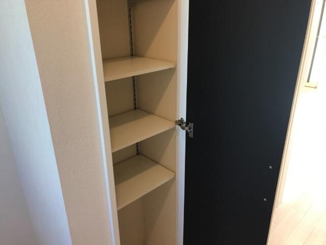 物件内観写真21　(キッチン収納)