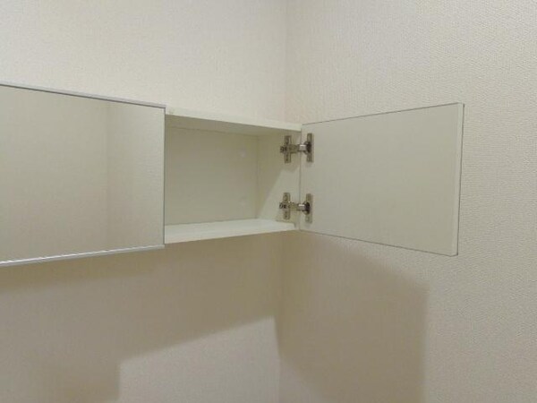トイレ(トイレ戸棚)