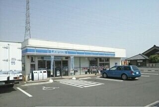 物件外観写真5　(ローソン高松鹿角店さんまで100m)